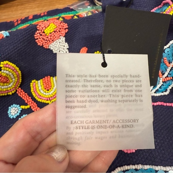 America and Beyond duffle overnight travel bag and cosmetic bag embroidered - Picture 8 of 11